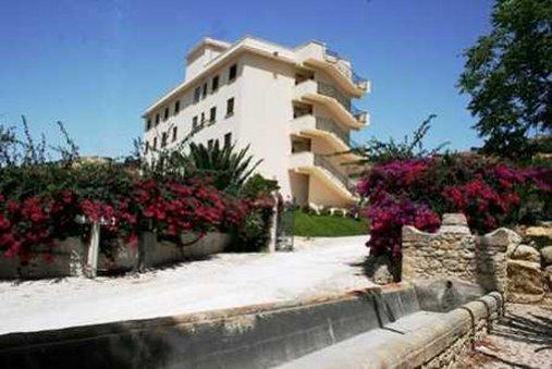 Hotel Villa Mokarta Salemi Екстер'єр фото