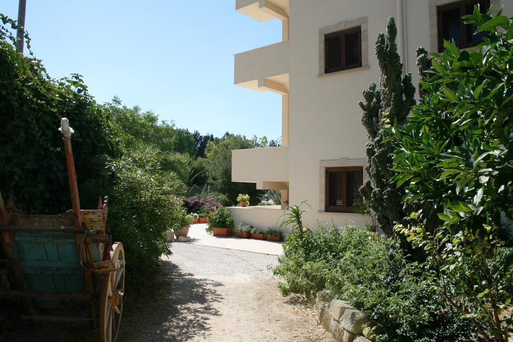 Hotel Villa Mokarta Salemi Екстер'єр фото